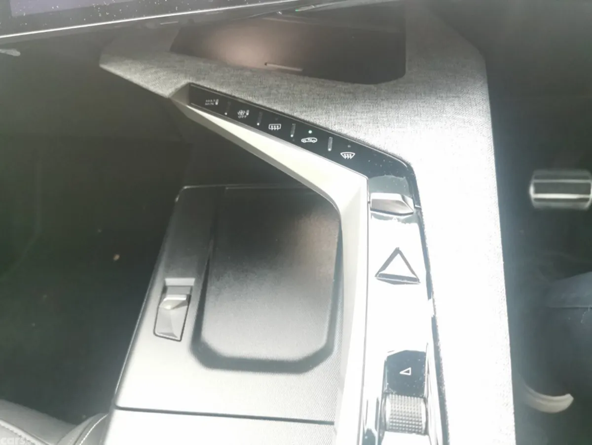 Peugeot 3008 MPV, Petrol Hybrid, 2024, Black