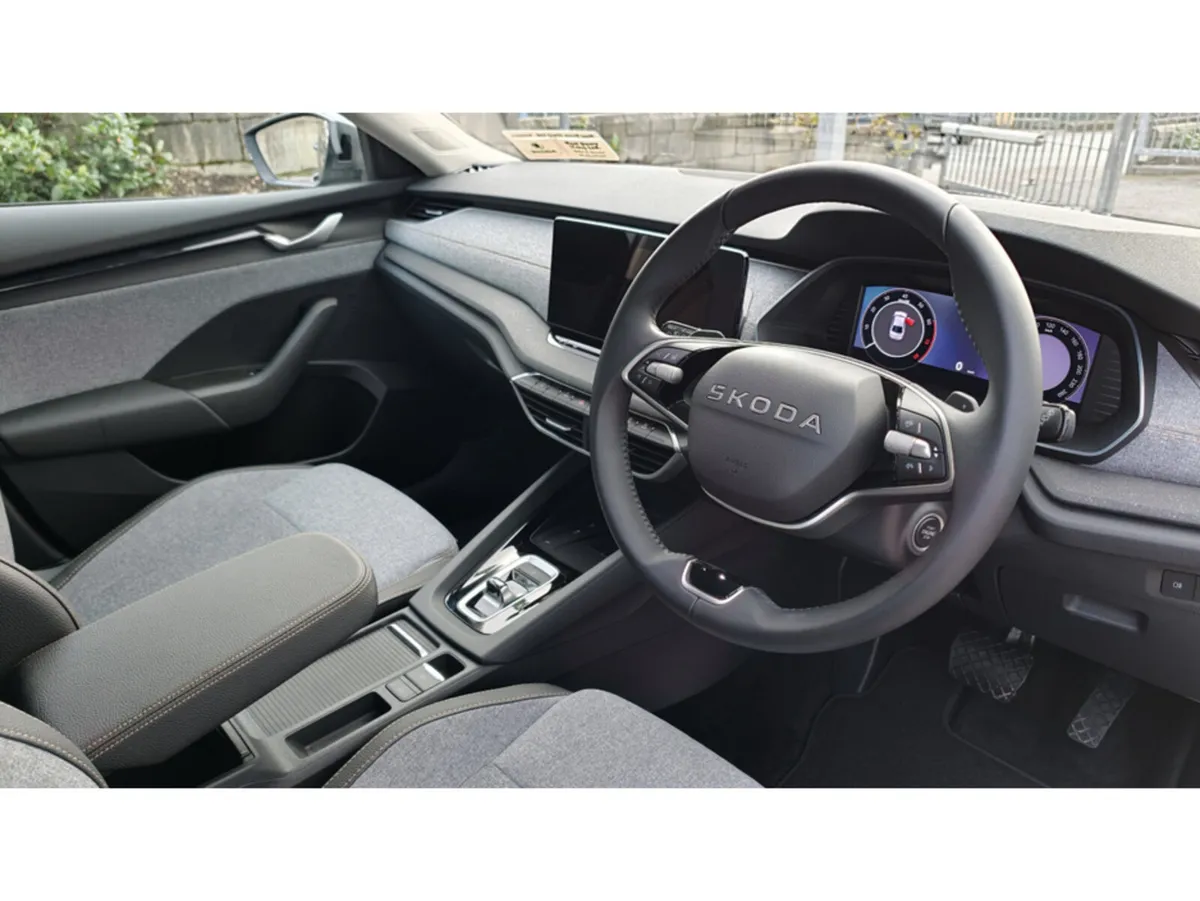Skoda Octavia Hatchback, Unknown, 2026, Grey