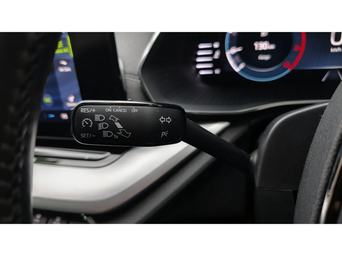 Skoda Octavia Saloon, Petrol, 2021, Blue