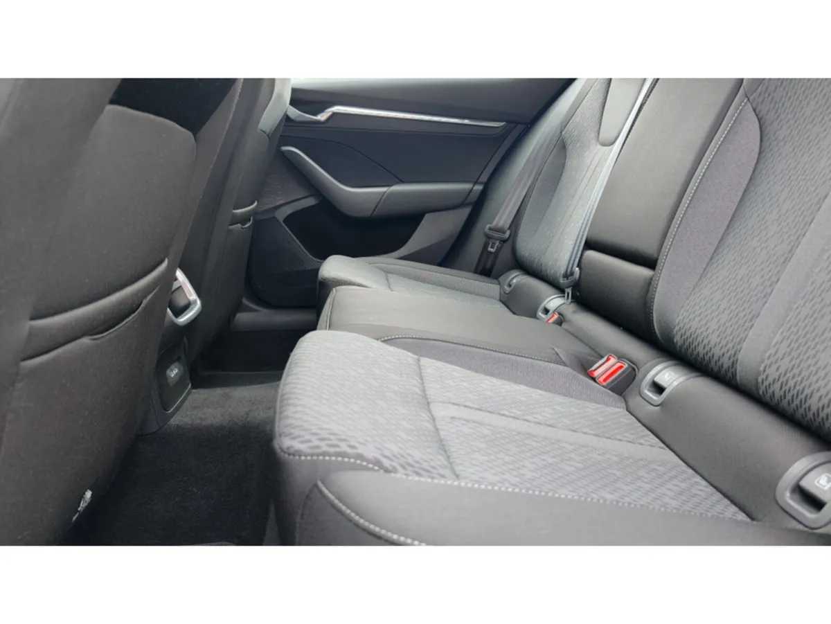 Skoda Octavia Saloon, Petrol, 2021, Blue