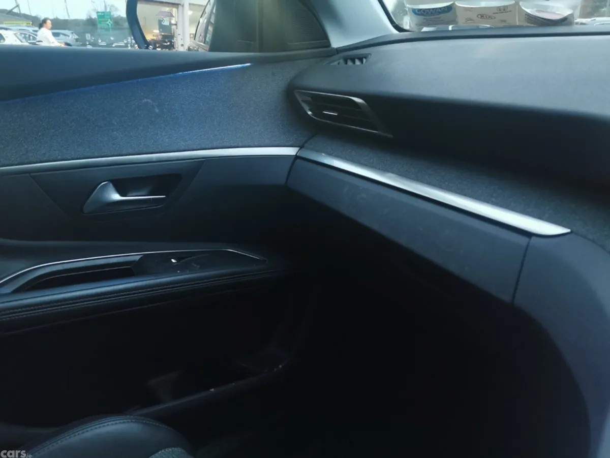 Peugeot 5008 MPV, Diesel, 2019, Blue