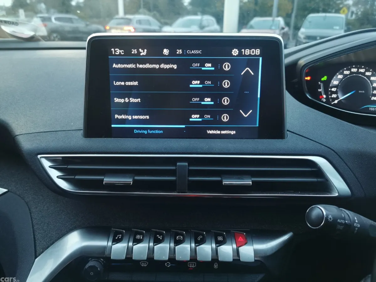 Peugeot 5008 MPV, Diesel, 2019, Blue