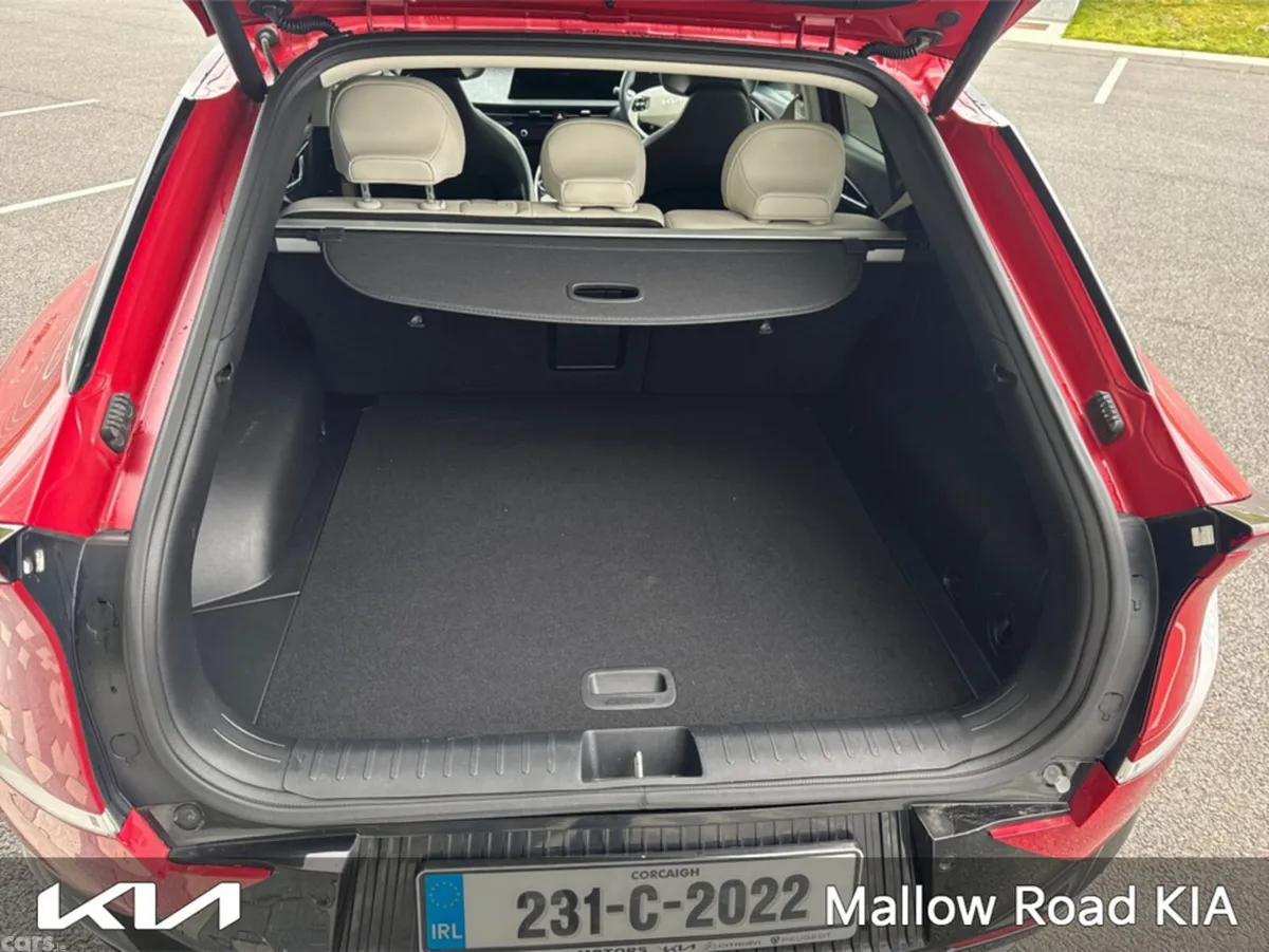 Kia EV6 MPV, Electric, 2023, Red