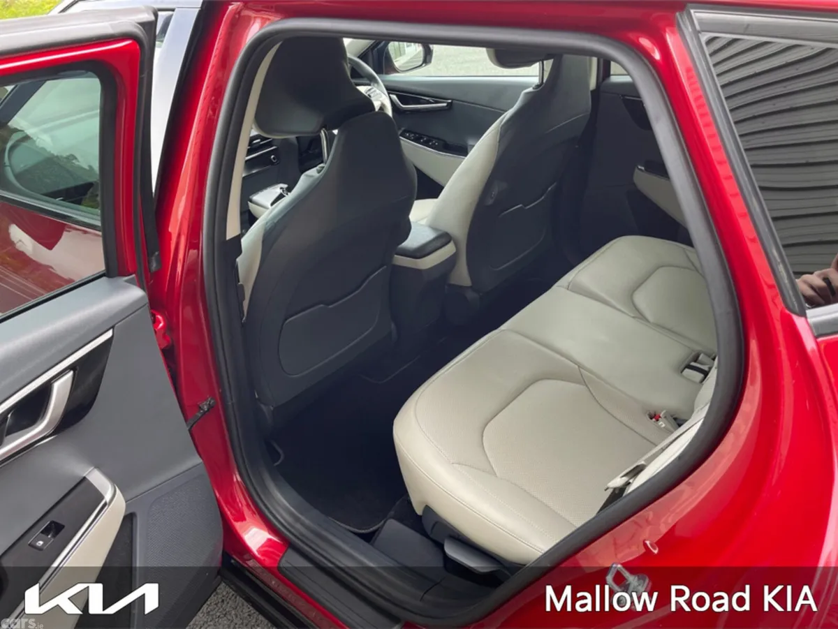 Kia EV6 MPV, Electric, 2023, Red