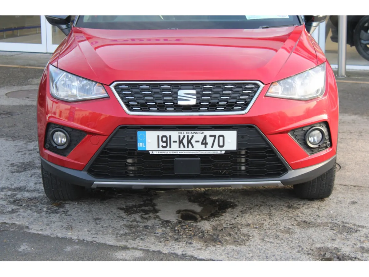 SEAT Arona Hatchback, Petrol, 2019, Red