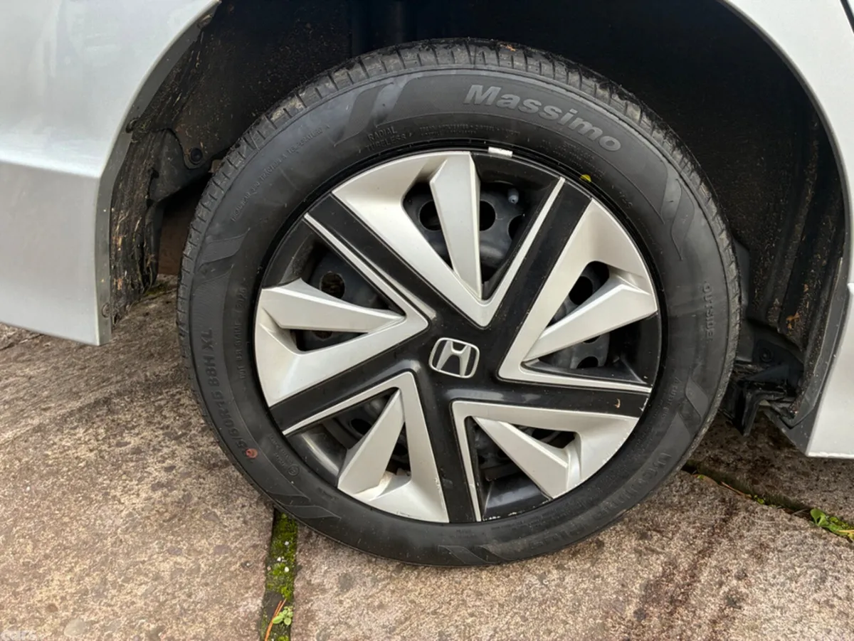 Honda Shuttle Estate, Petrol Hybrid, 2021, Silver
