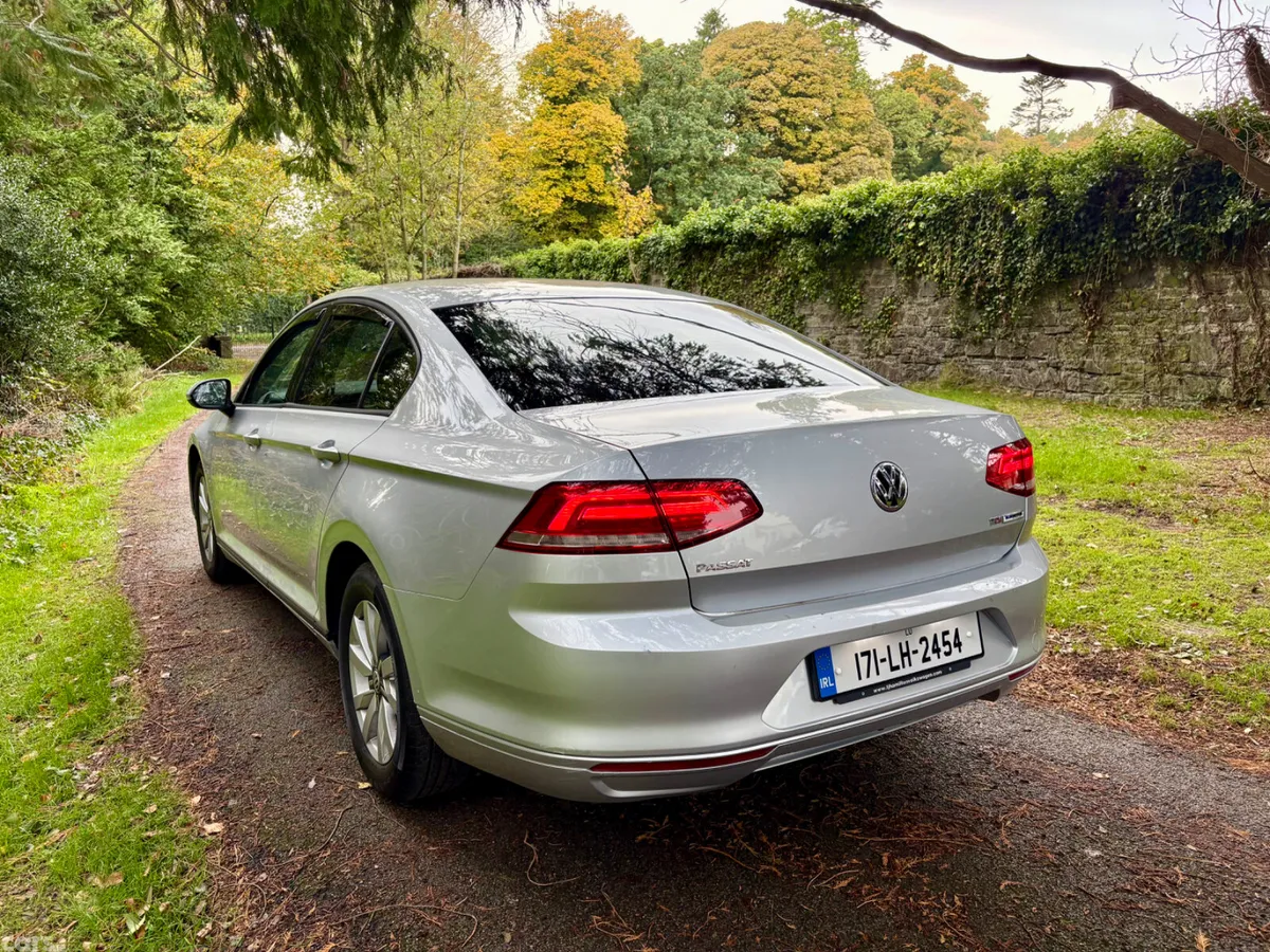 Volkswagen Passat Saloon, Diesel, 2017, Silver
