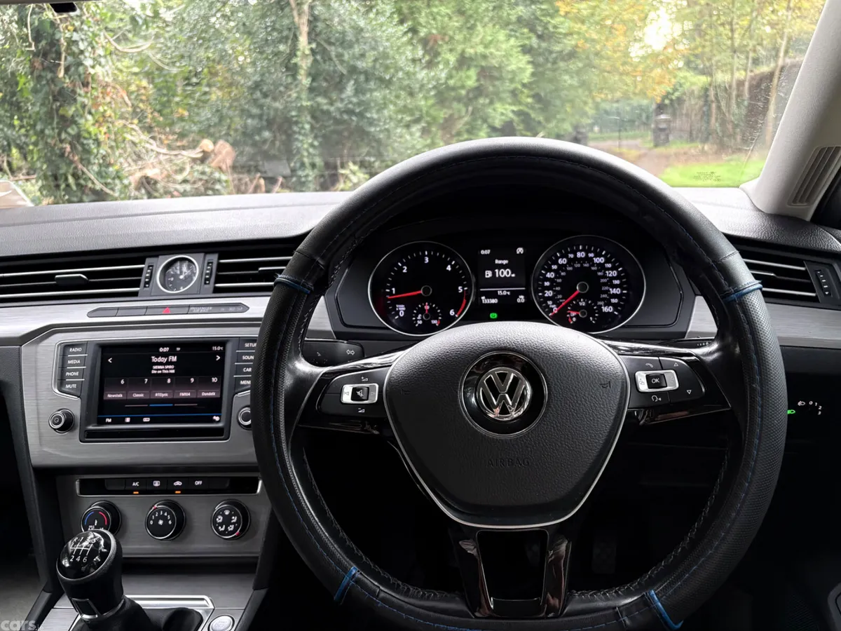 Volkswagen Passat Saloon, Diesel, 2017, Silver
