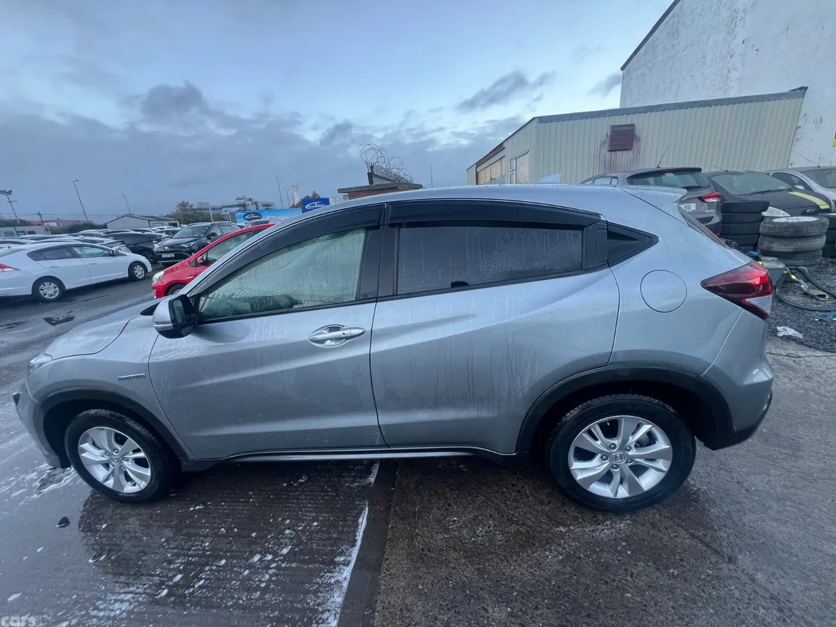 Honda Vezel Hatchback, Petrol, 2017, Silver