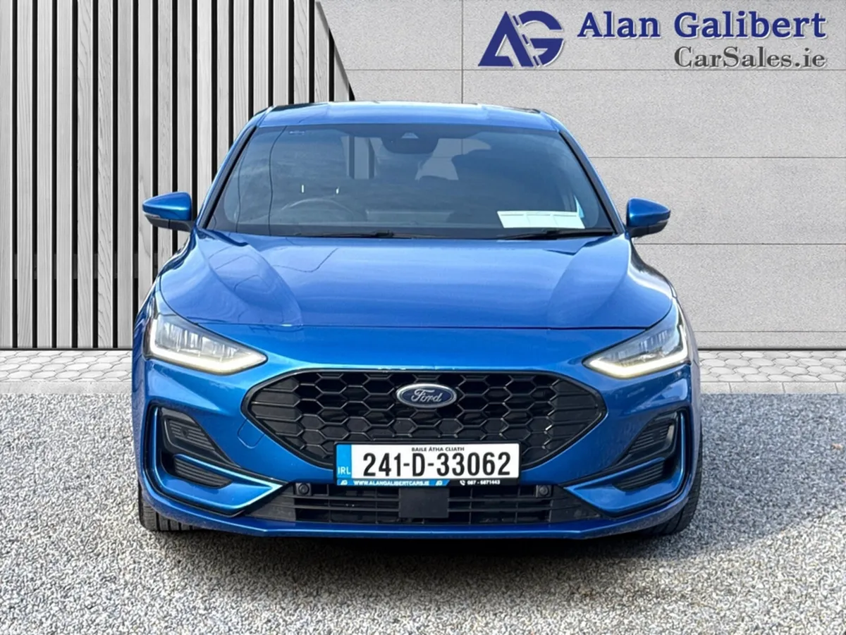 Ford Focus Hatchback, Petrol, 2024, Blue