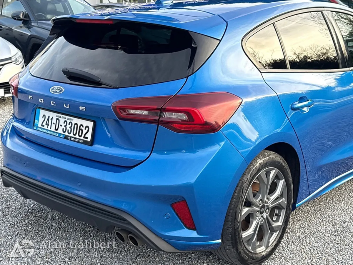 Ford Focus Hatchback, Petrol, 2024, Blue