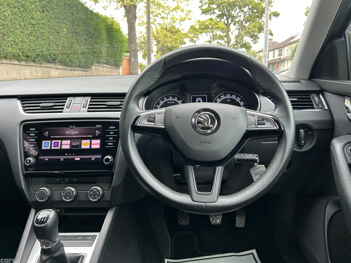 Skoda Octavia Saloon, Diesel, 2019, Black