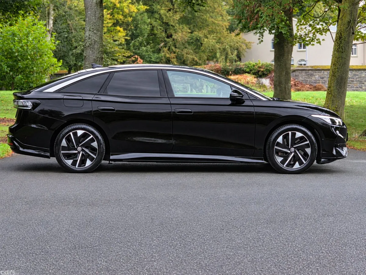Volkswagen ID.7 Saloon, Electric, 2024, Black