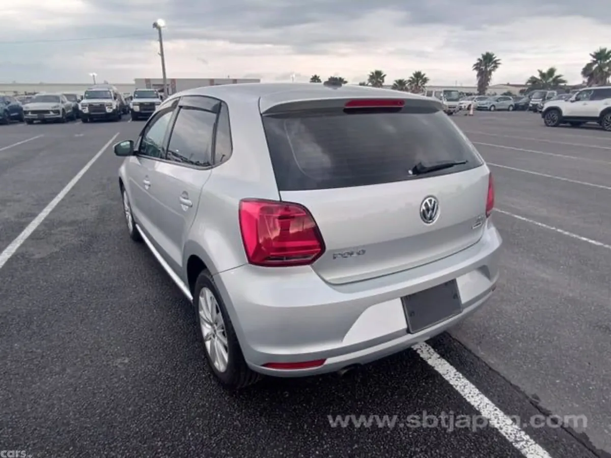 Volkswagen Polo Hatchback, Petrol, 2015, Silver