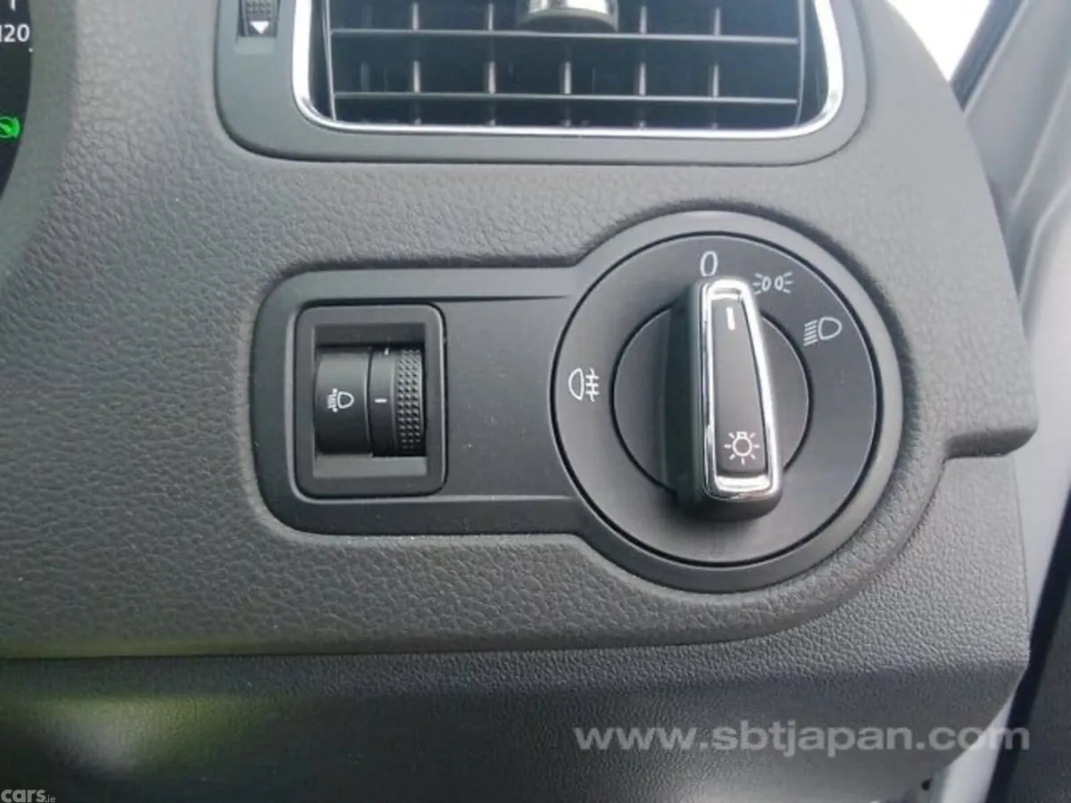 Volkswagen Polo Hatchback, Petrol, 2015, Silver