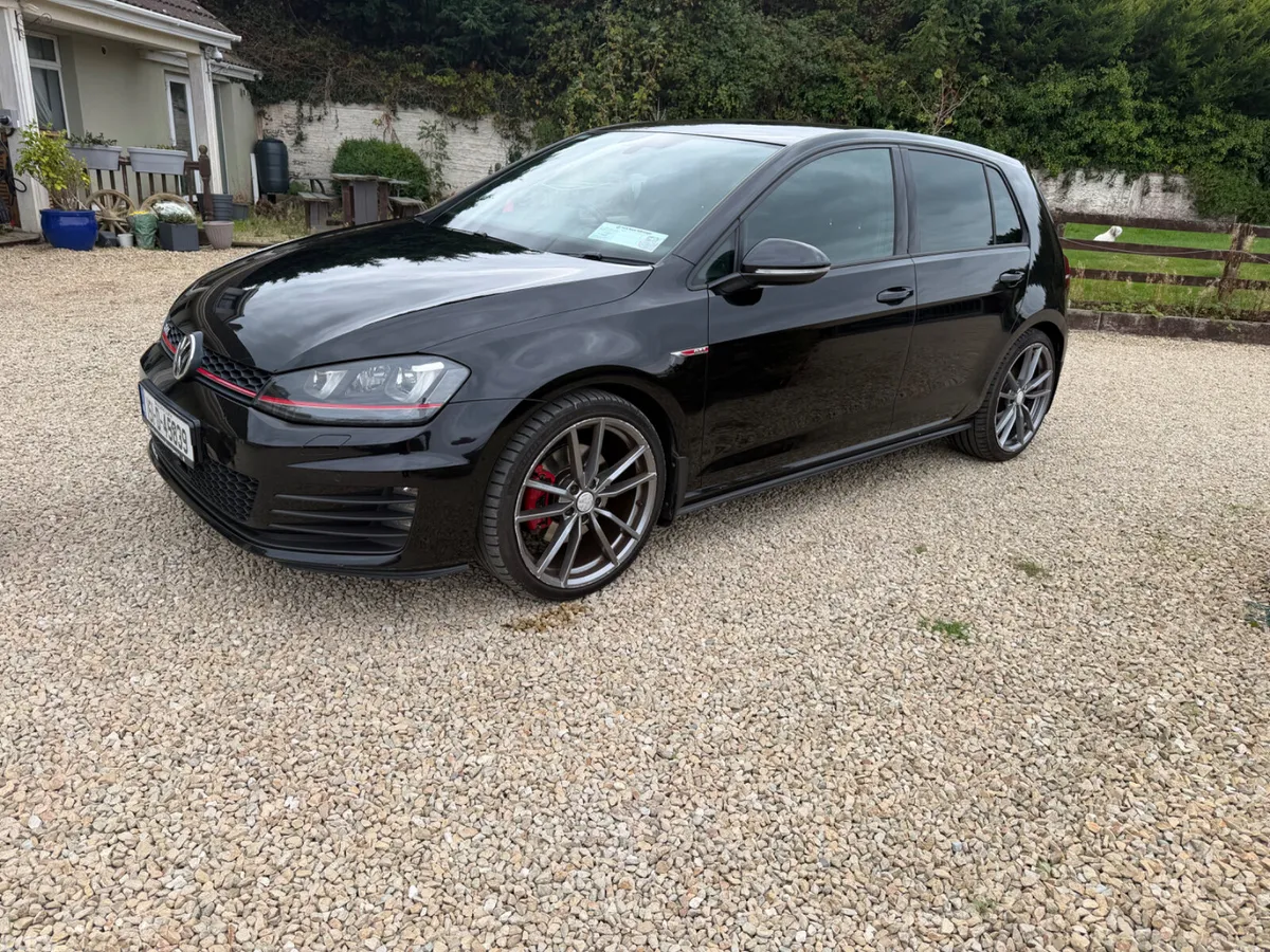 Volkswagen Golf Hatchback, Petrol, 2015, Black
