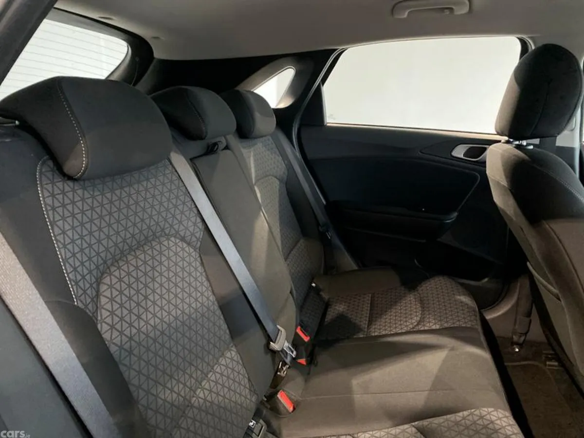 Kia Ceed Hatchback, Diesel Hybrid, 2021, Black