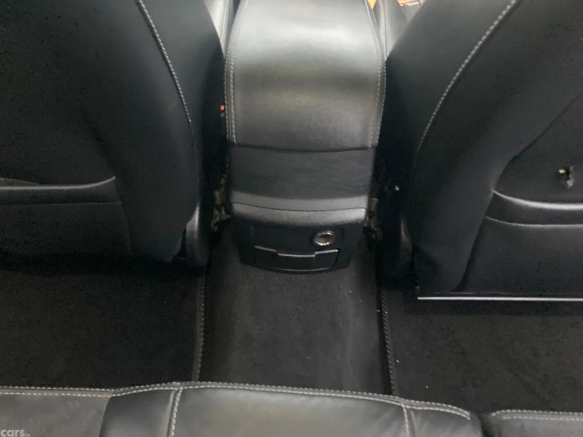 Ford Mondeo Saloon, Diesel, 2011, Brown