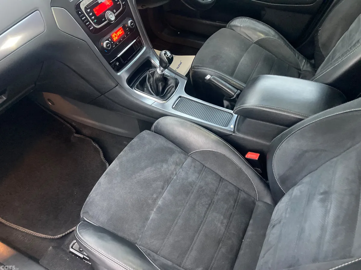 Ford Mondeo Saloon, Diesel, 2011, Brown