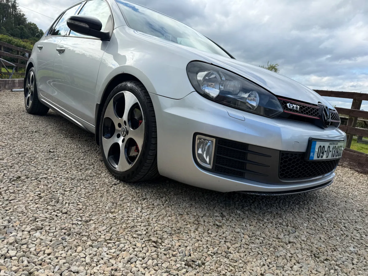 Volkswagen Golf Hatchback, Petrol, 2009, Silver