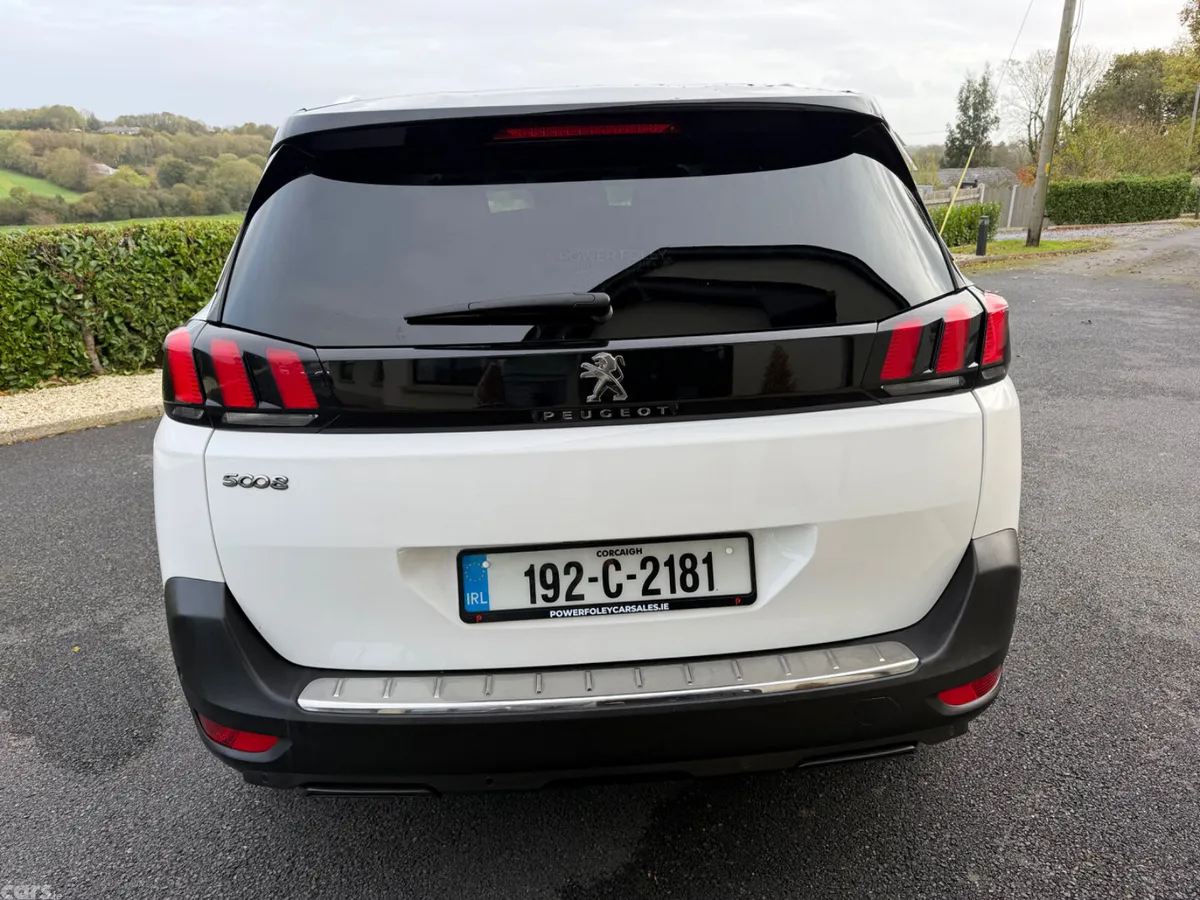 Peugeot 5008 MPV, Diesel, 2019, White