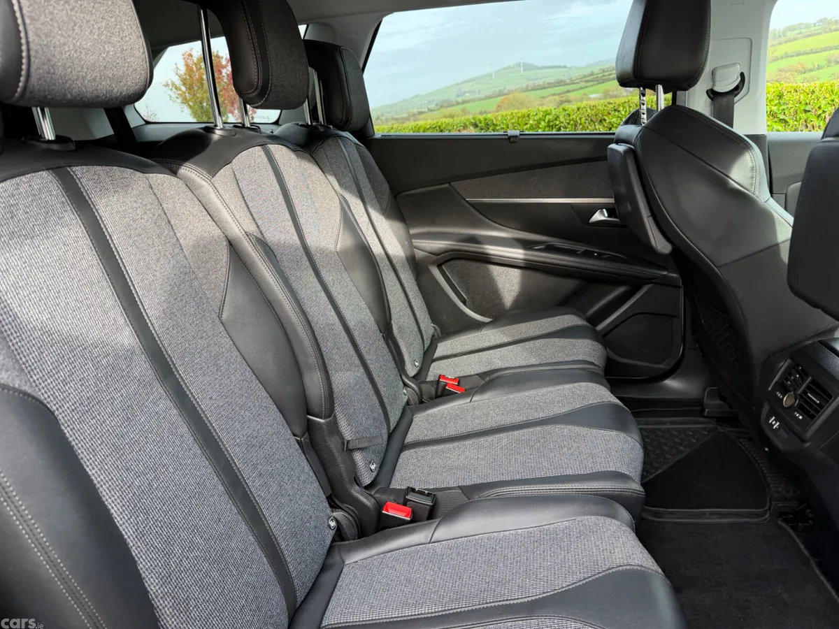 Peugeot 5008 MPV, Diesel, 2019, White