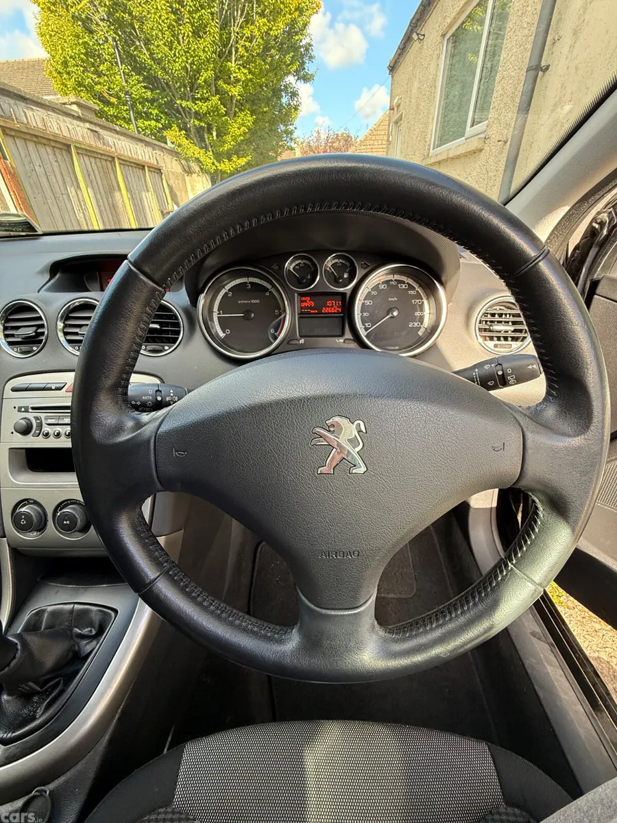 Peugeot 308 Hatchback, Diesel, 2012, Black