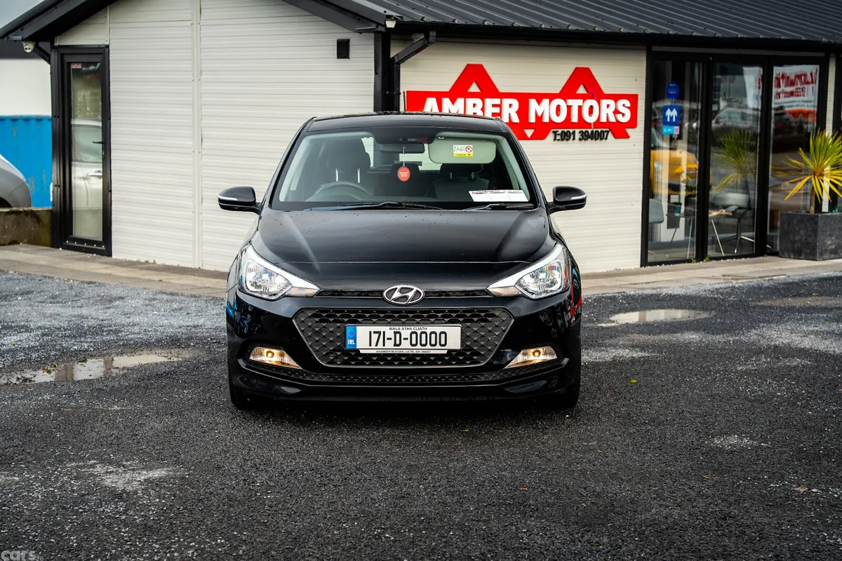 Hyundai i20 Hatchback, Petrol, 2017, Black