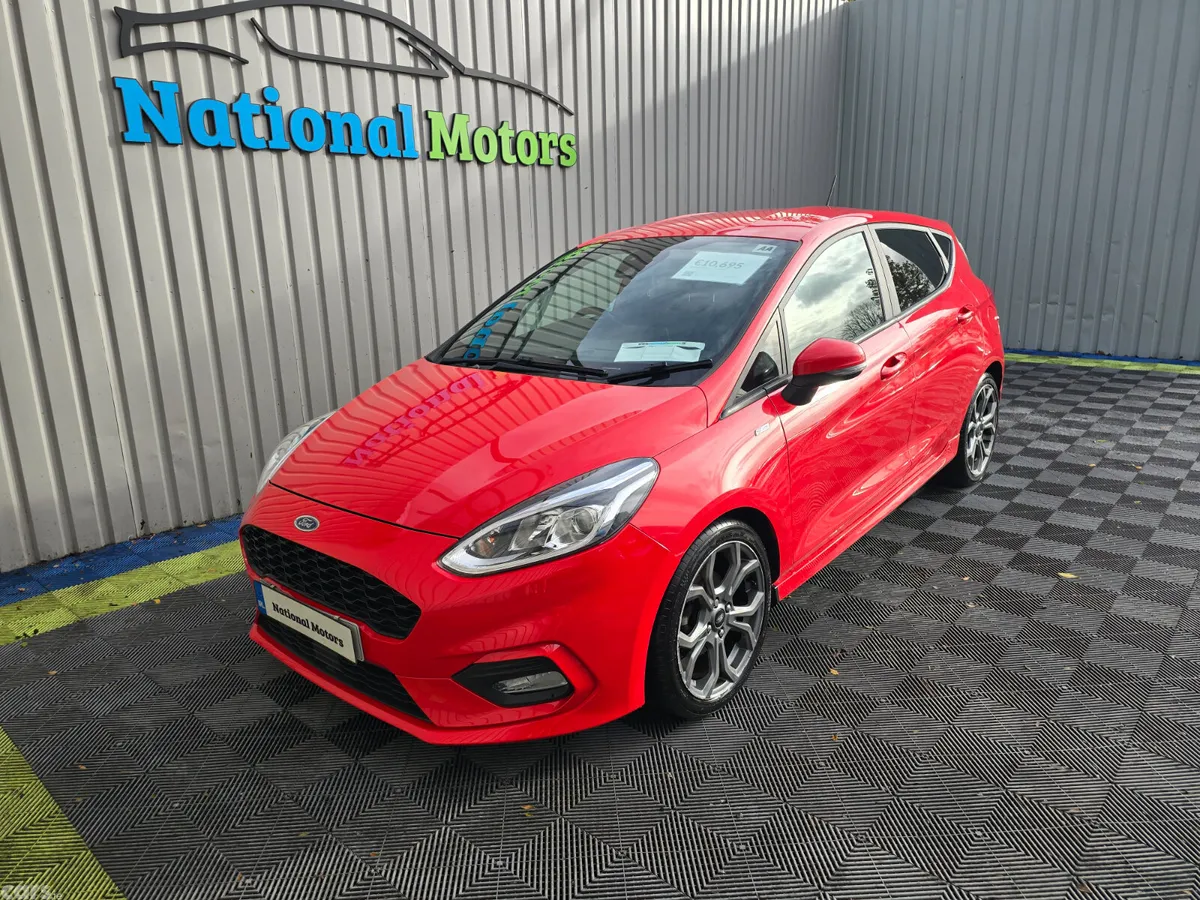 Ford Fiesta Hatchback, Petrol, 2018, Red