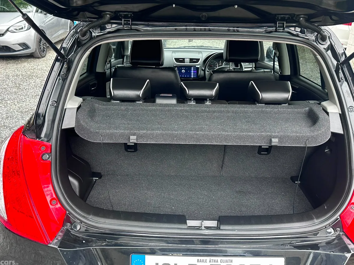 Suzuki Swift Hatchback, Petrol, 2016, Black