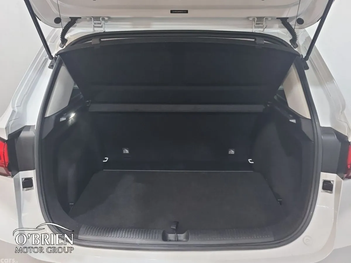 MG ZS Hatchback, Petrol Hybrid, 2026, White