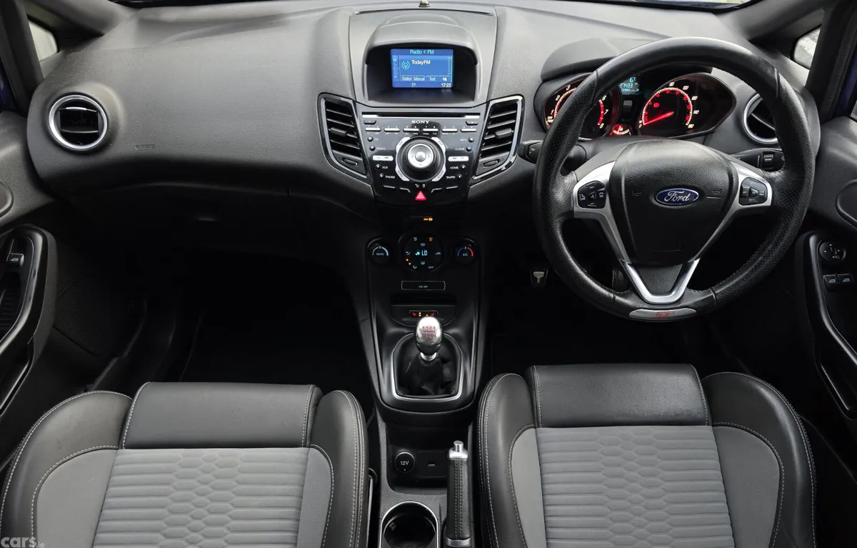 Ford Fiesta Hatchback, Petrol, 2017, Blue
