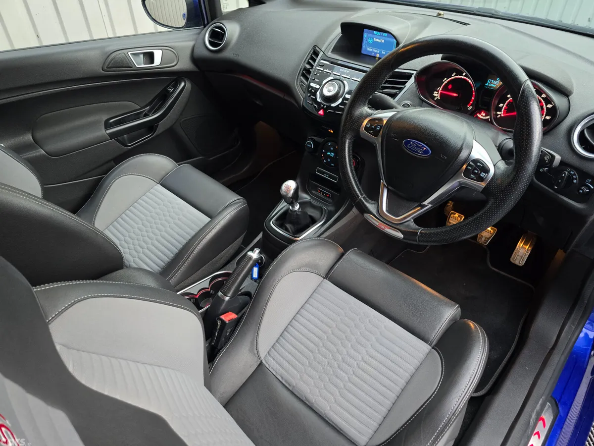 Ford Fiesta Hatchback, Petrol, 2017, Blue
