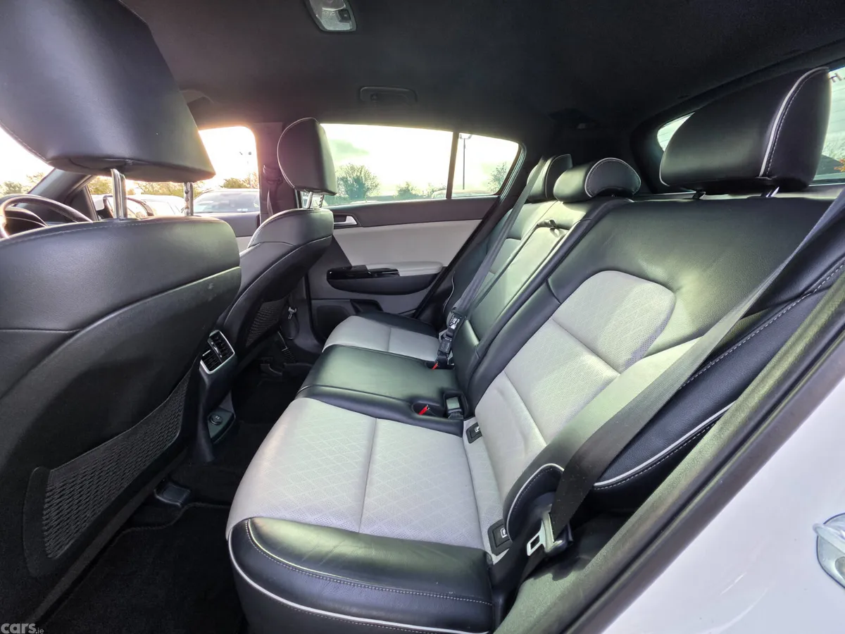 Kia Sportage SUV, Diesel, 2017, White