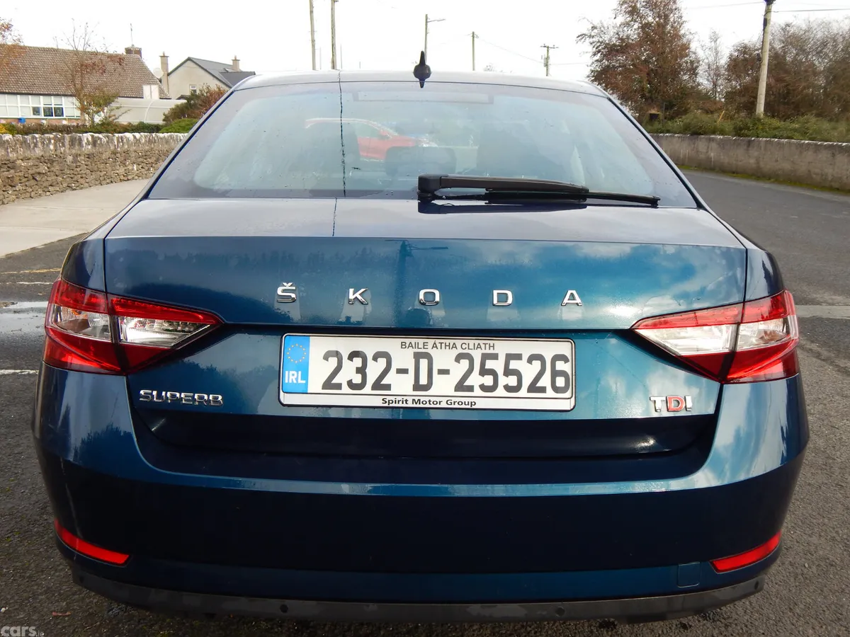Skoda Superb Saloon, Diesel, 2023, Blue