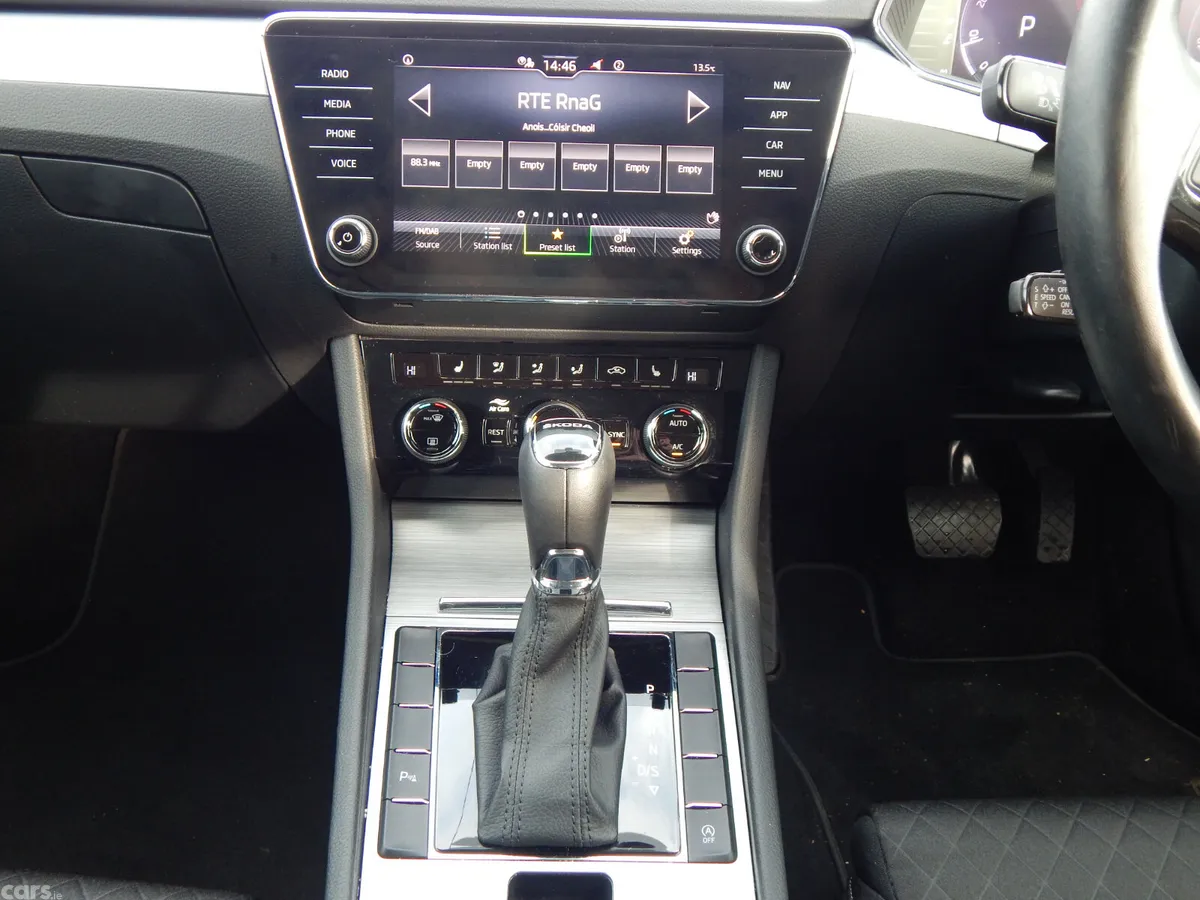 Skoda Superb Saloon, Diesel, 2023, Blue