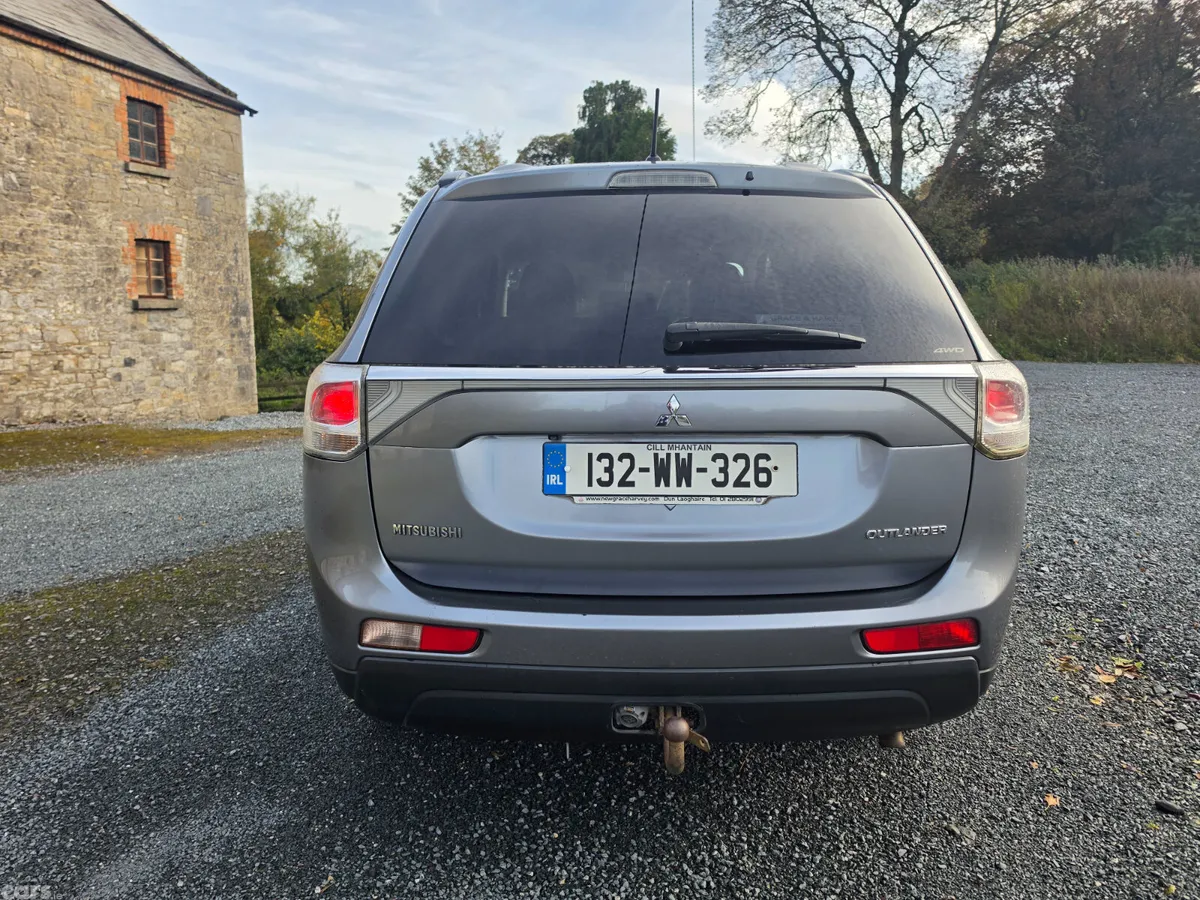 Mitsubishi Outlander SUV, Diesel, 2013, Grey