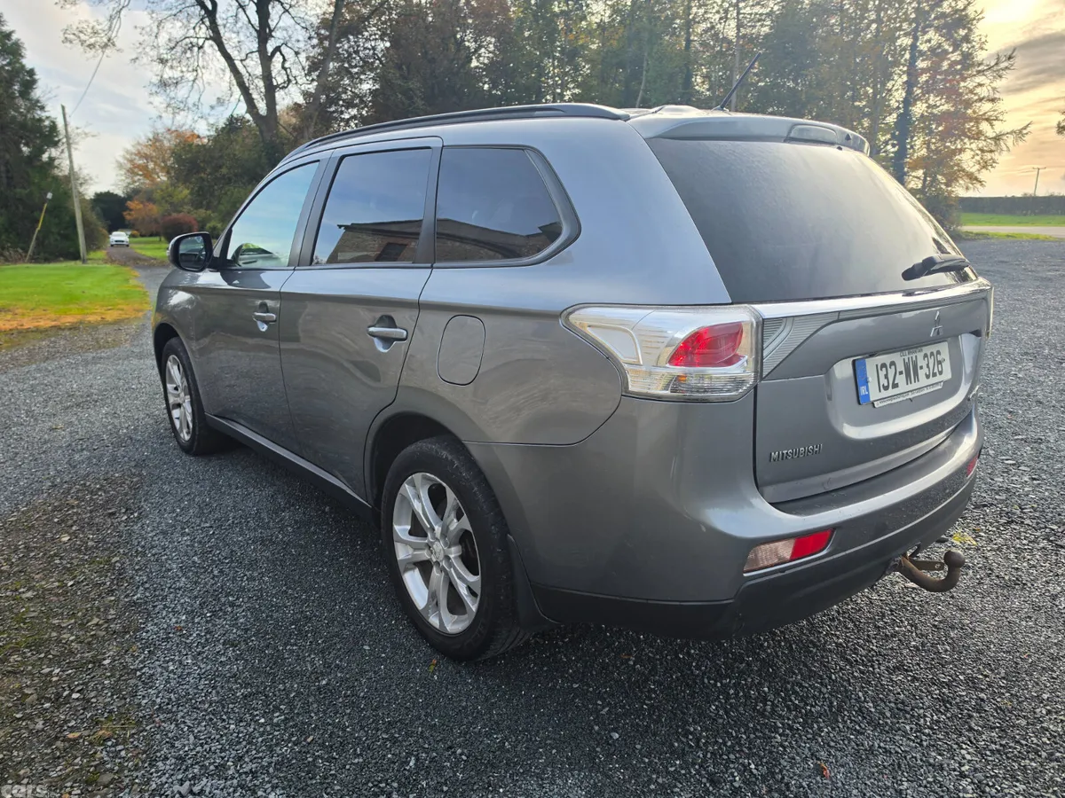 Mitsubishi Outlander SUV, Diesel, 2013, Grey