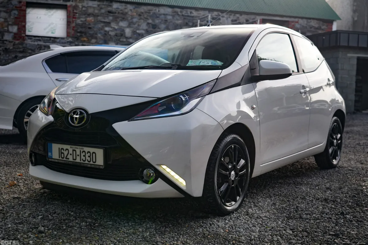 Toyota Aygo Hatchback, Petrol, 2016, White