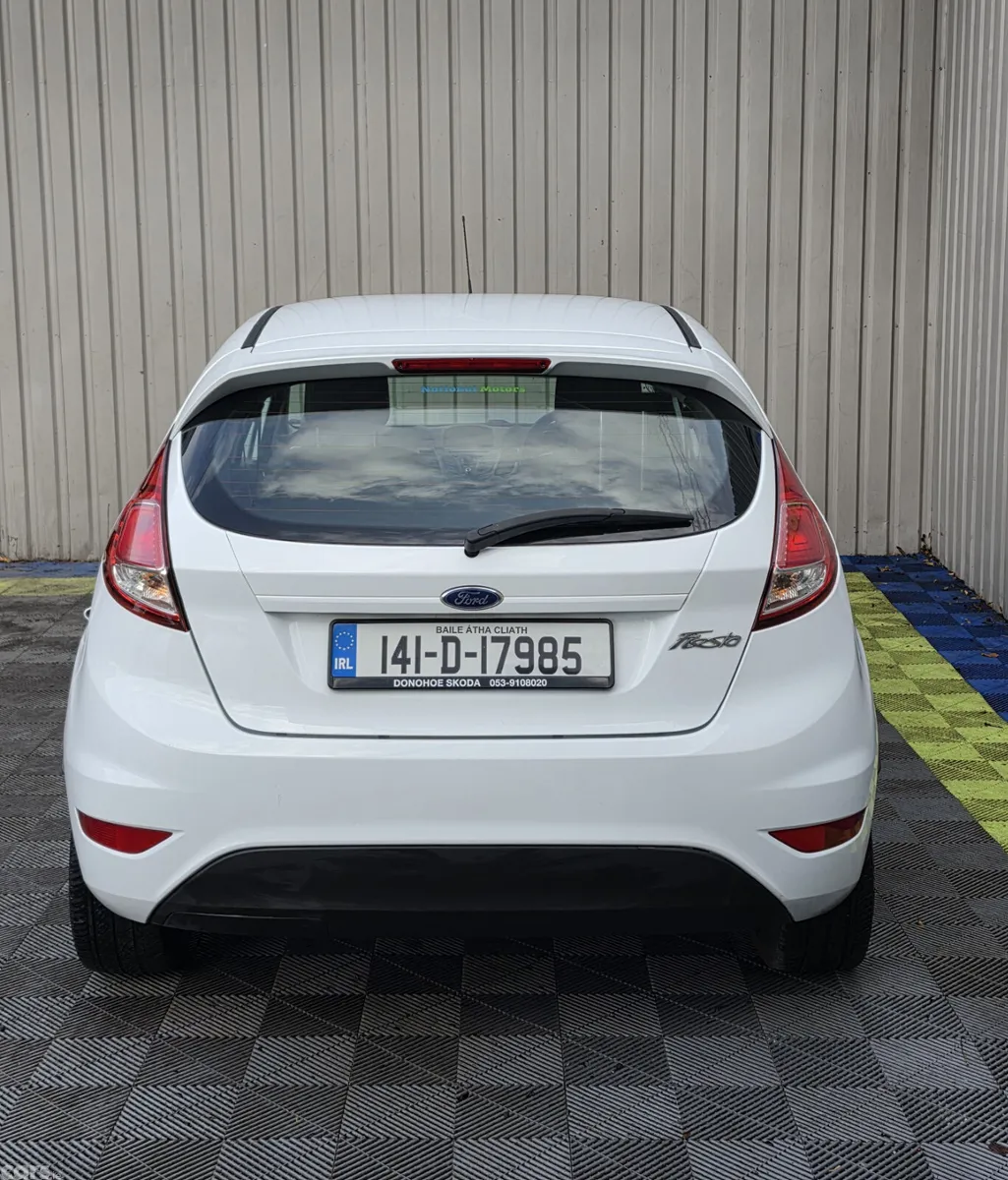 Ford Fiesta Hatchback, Petrol, 2014, White