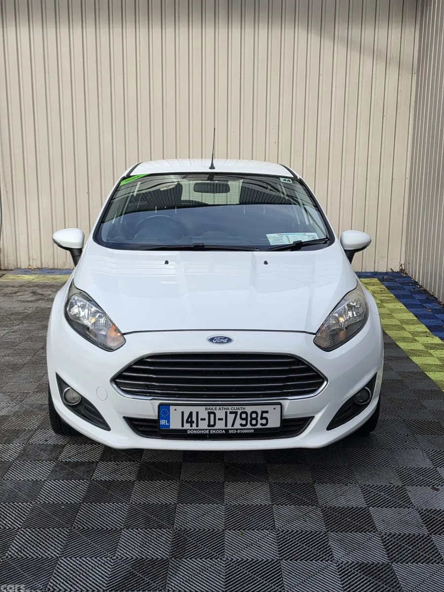 Ford Fiesta Hatchback, Petrol, 2014, White