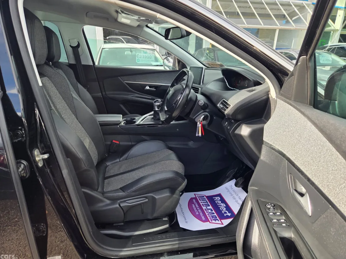 Peugeot 3008 MPV, Diesel, 2019, Black