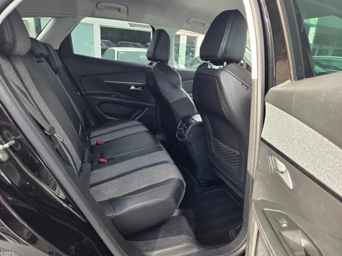 Peugeot 3008 MPV, Diesel, 2019, Black