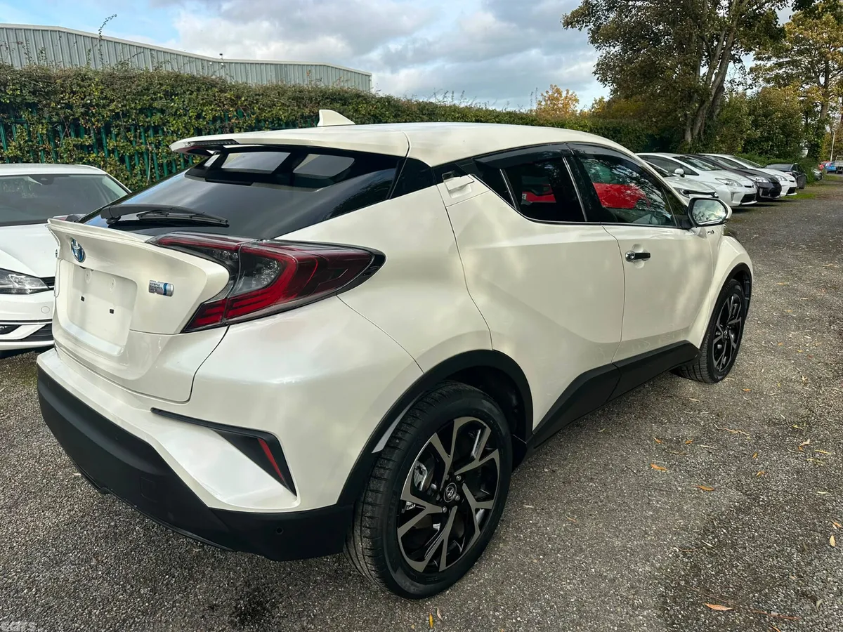 Toyota C-HR SUV, Petrol Hybrid, 2017, White