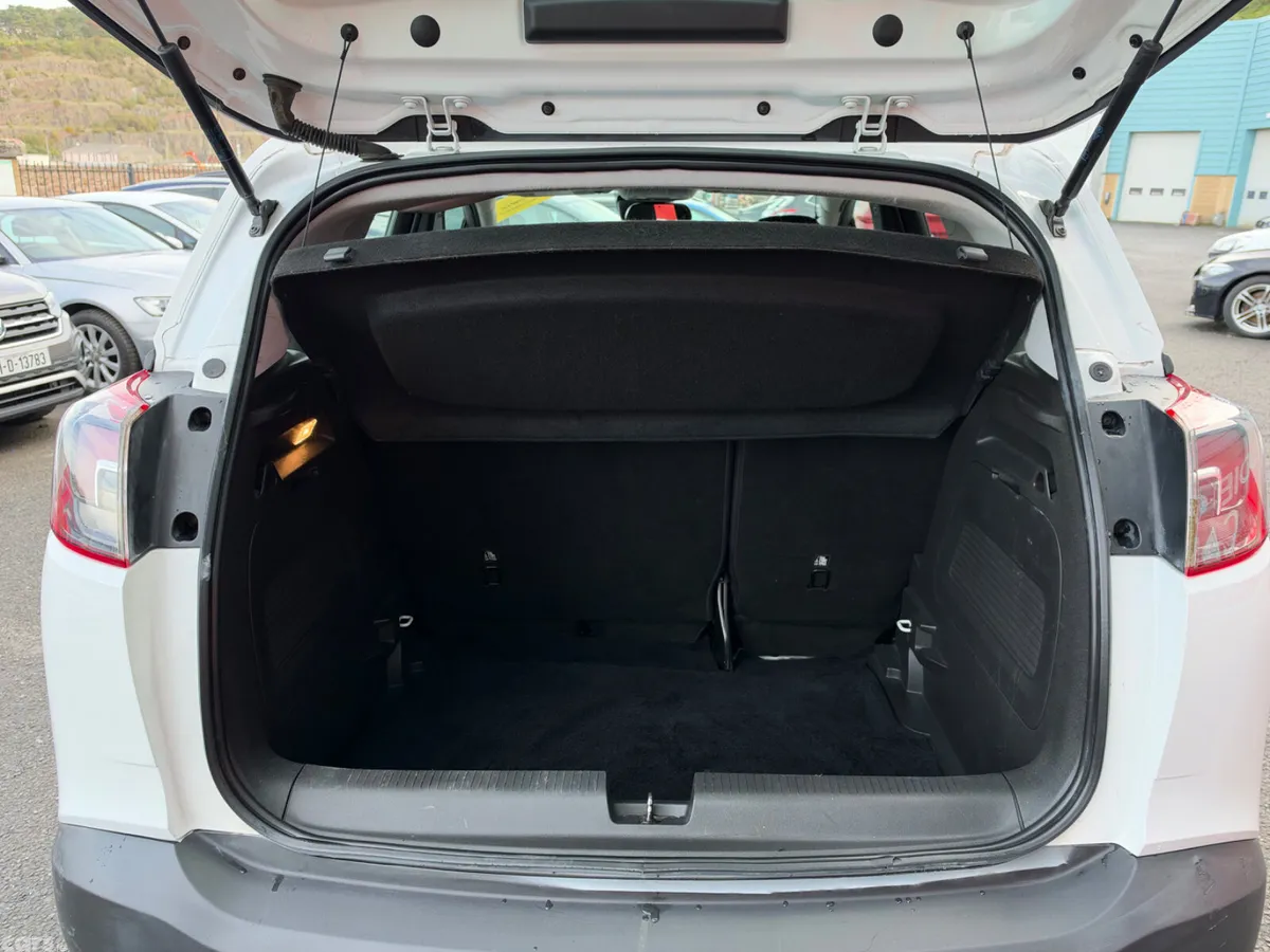 Opel Crossland X SUV, Petrol, 2018, White