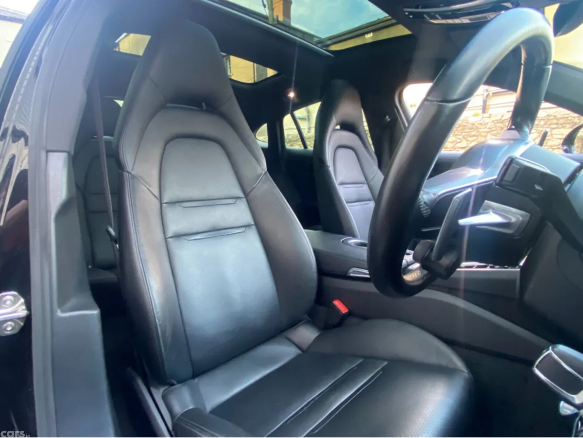 Porsche Panamera Hatchback, Petrol Hybrid, 2017, Black