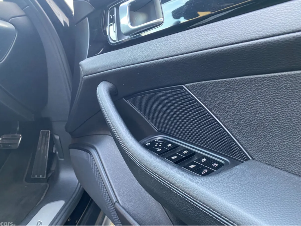 Porsche Panamera Hatchback, Petrol Hybrid, 2017, Black