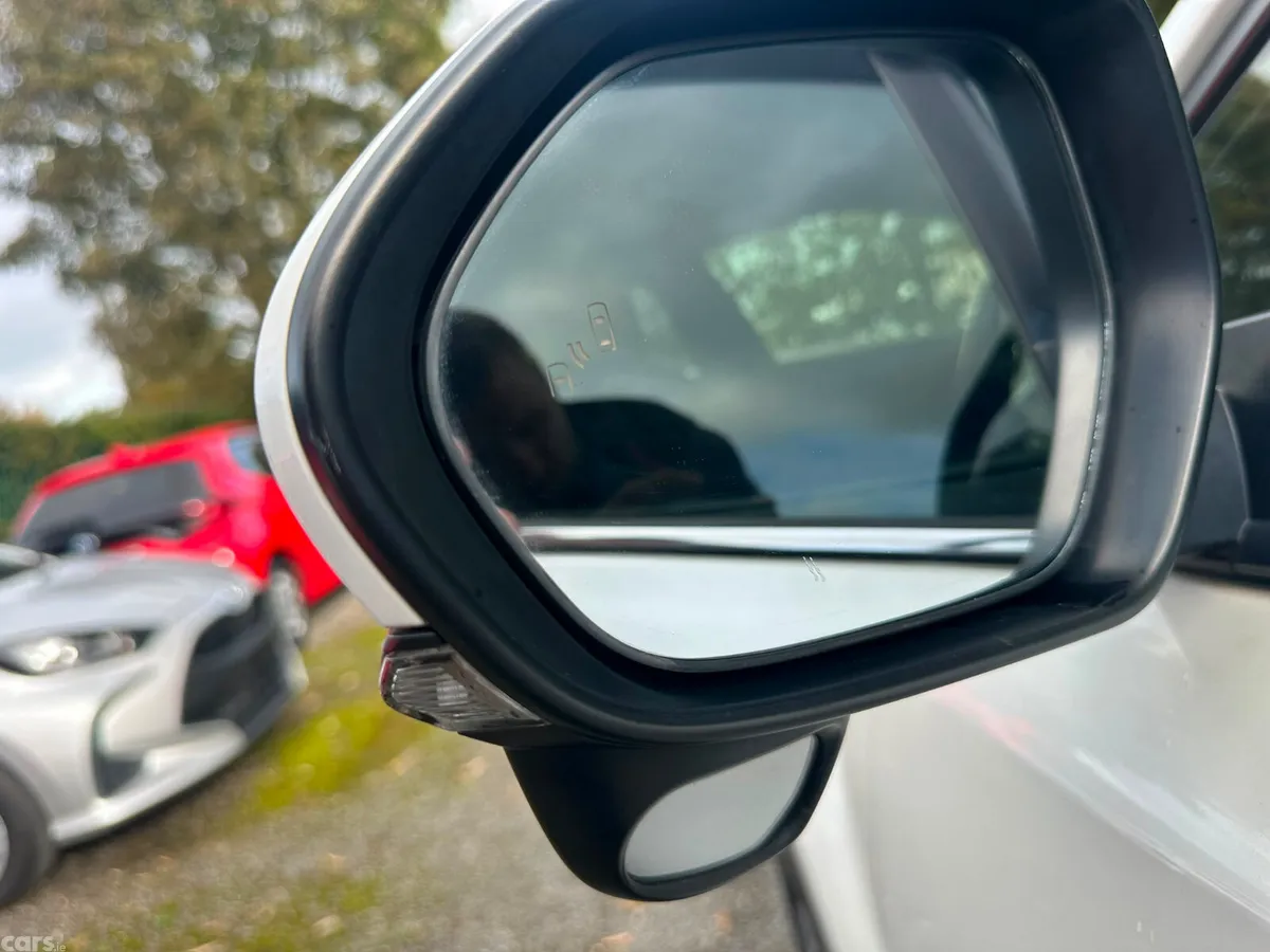 Toyota C-HR SUV, Petrol Hybrid, 2017, White
