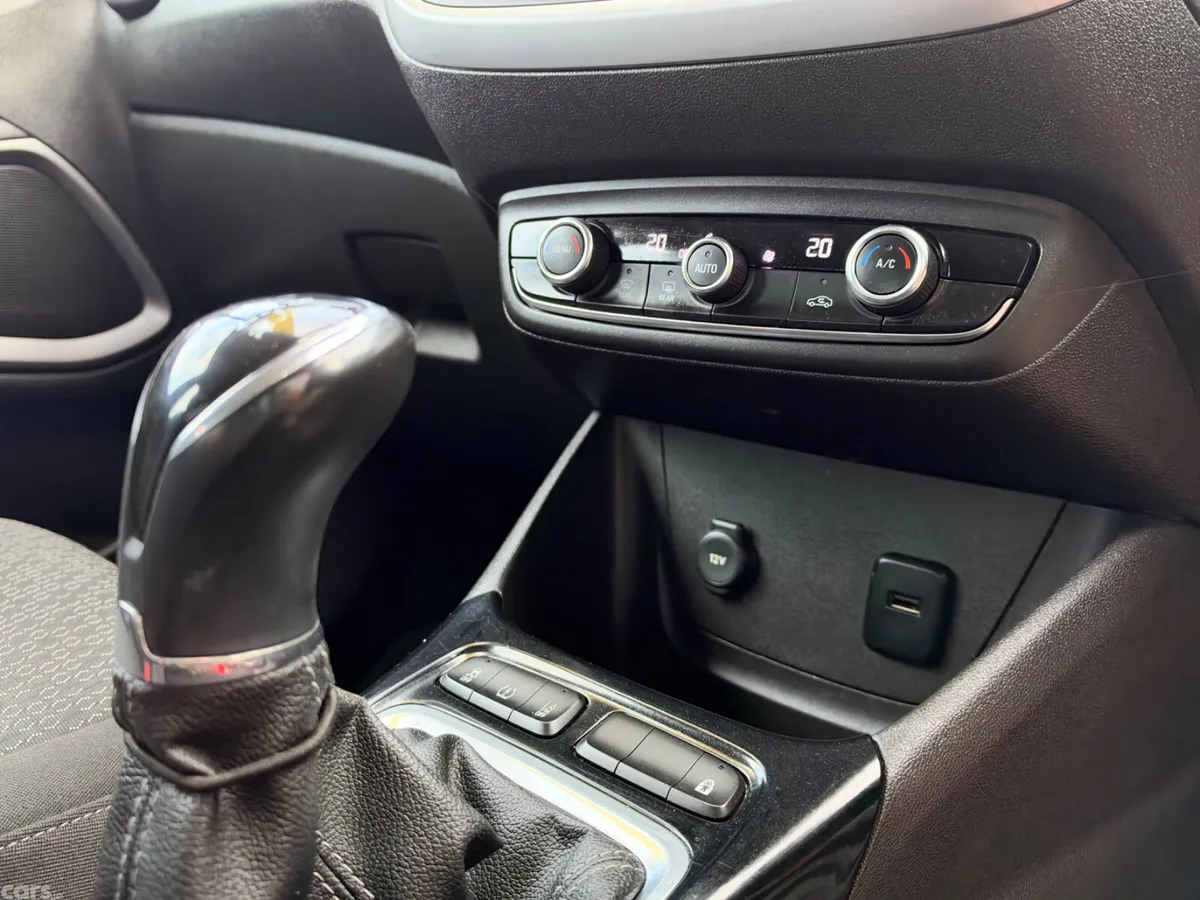 Opel Crossland X SUV, Petrol, 2018, White