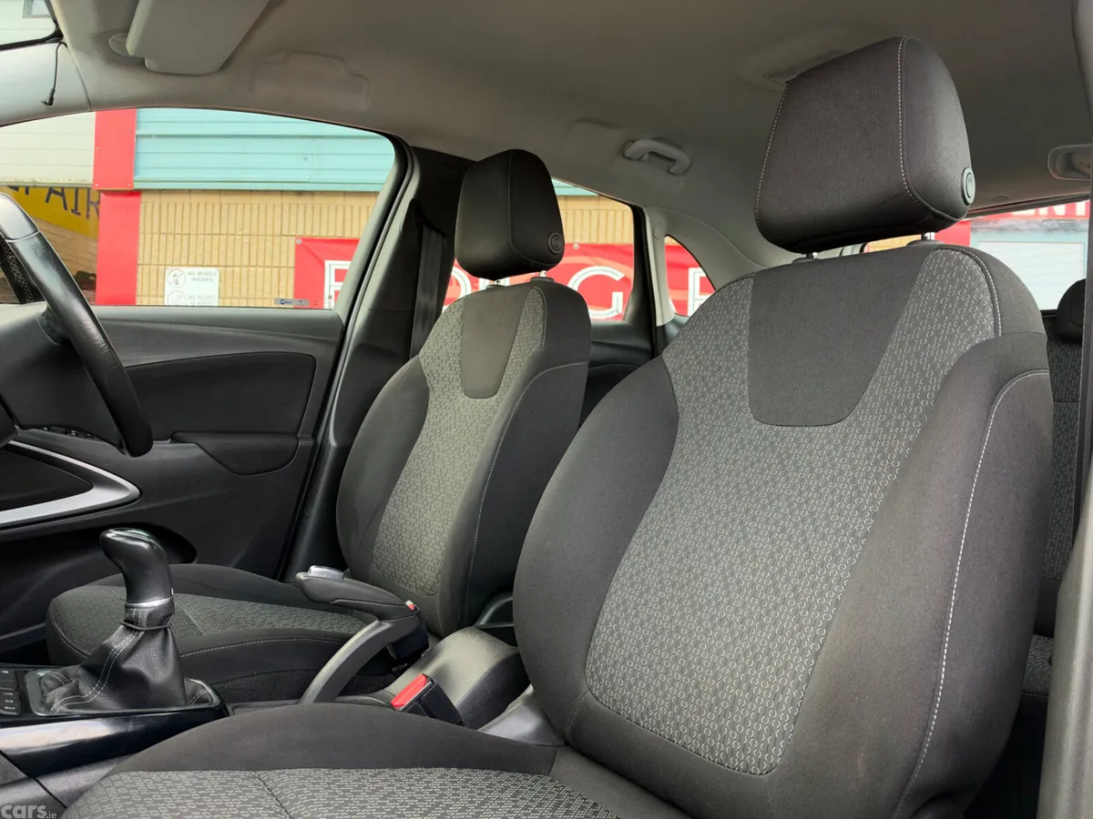 Opel Crossland X SUV, Petrol, 2018, White